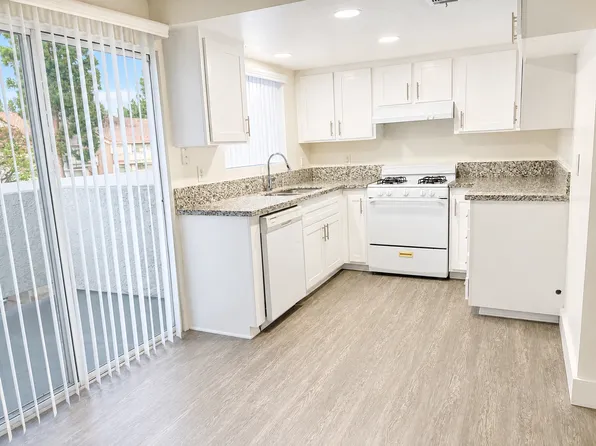 Beautiful 2 Bedroom Apartment in Placentia, 174 S Van Buren St, Placentia, CA 92870
