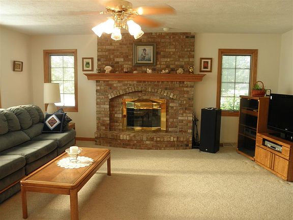 2nd image of 2886 Country Club Ln