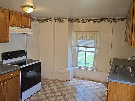 3rd image of 106-108 S Main St #106-3