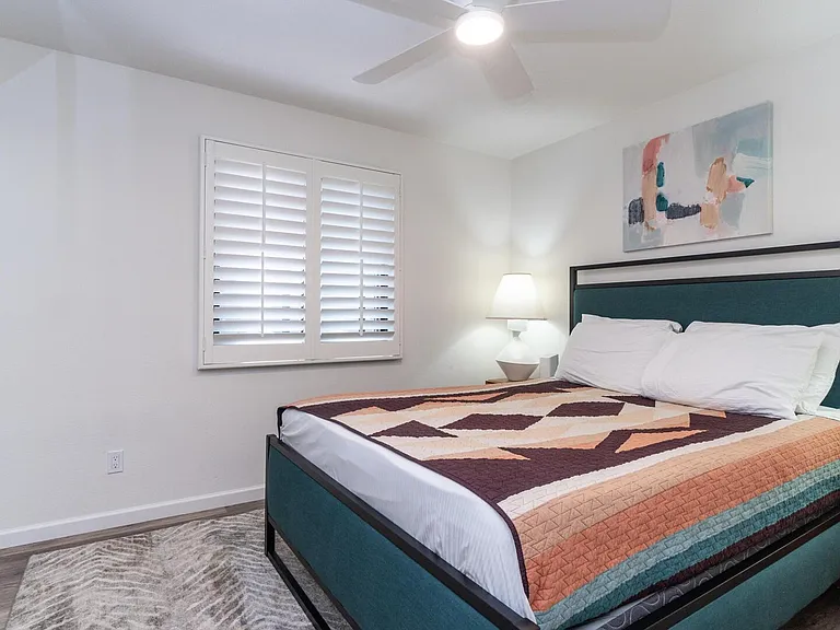 1460 N La Rosa Dr — Photo 10