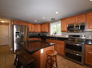 391 Little Sandy Pond Rd, Plymouth, MA 02360
