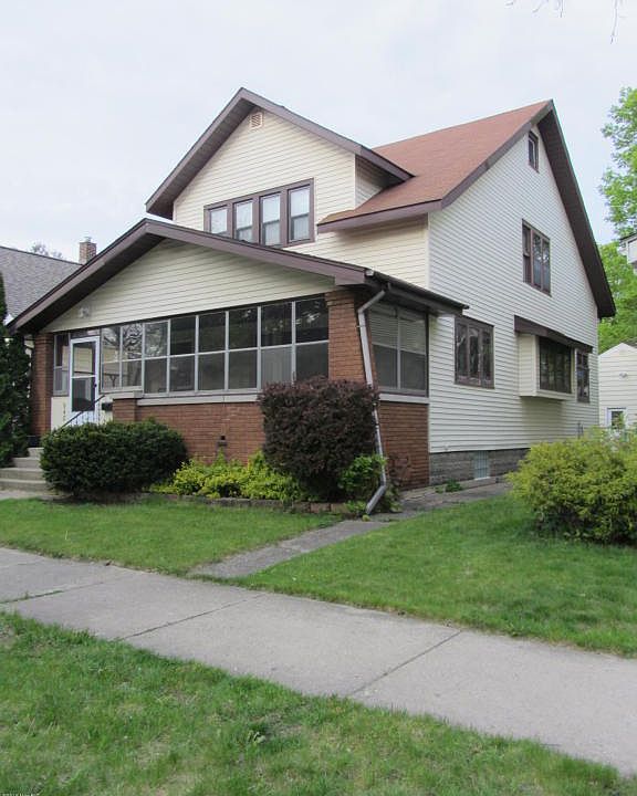 1st image of 948 Powers Ave NW