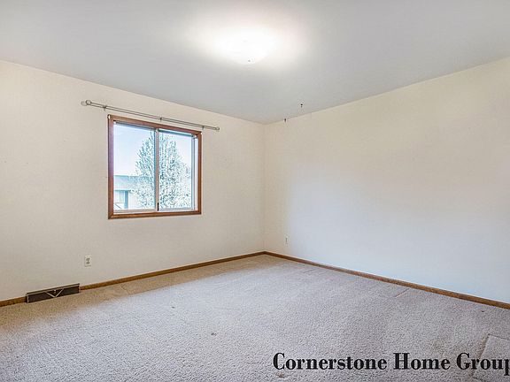 4th image of 5975 Leisure South Dr SE