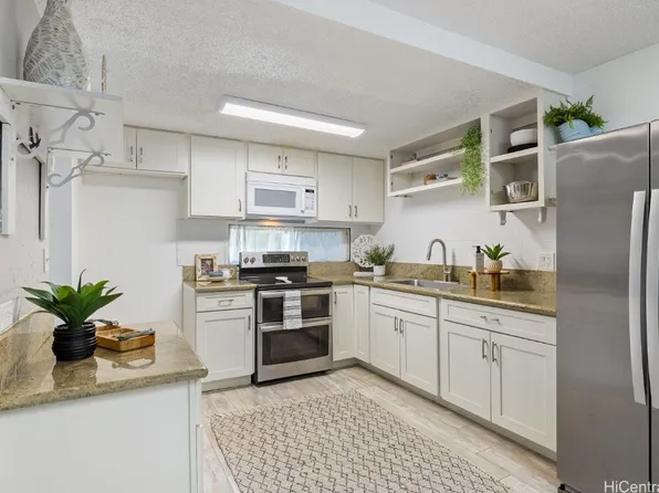 98-360 Koauka Loop APT 206, Aiea, HI 96701