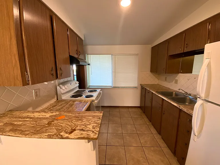 Library Place Apartments — Photo 21