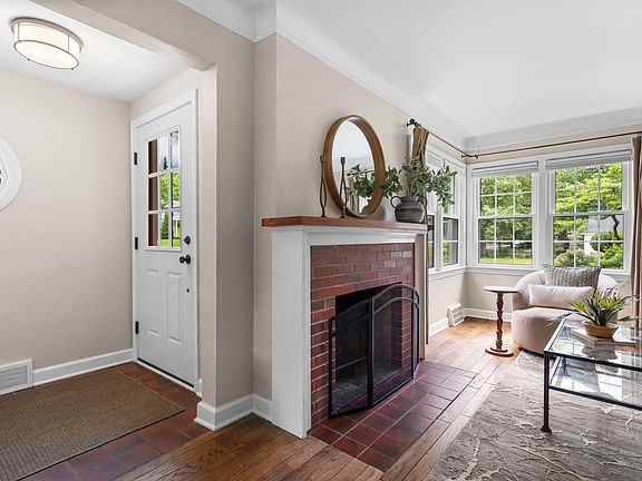 5th image of 1107 Arborview Blvd