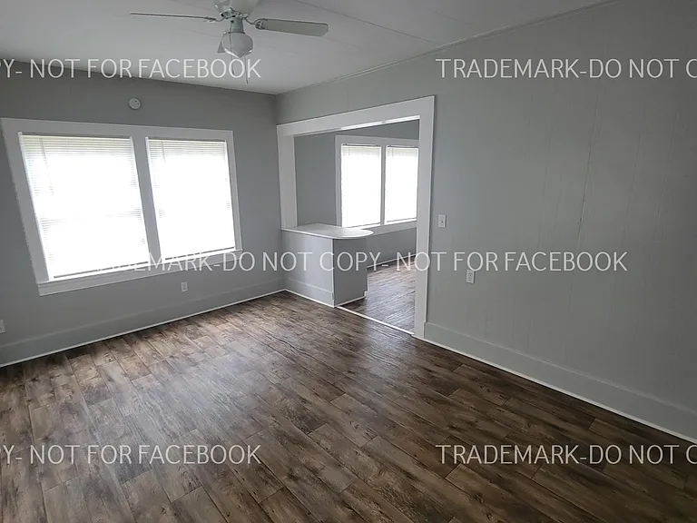 131 Eisenhower St — Photo 2