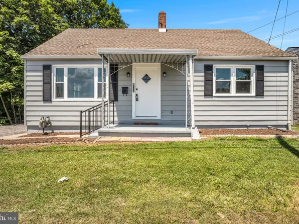 407 W Main St, Waynesboro, PA 17222