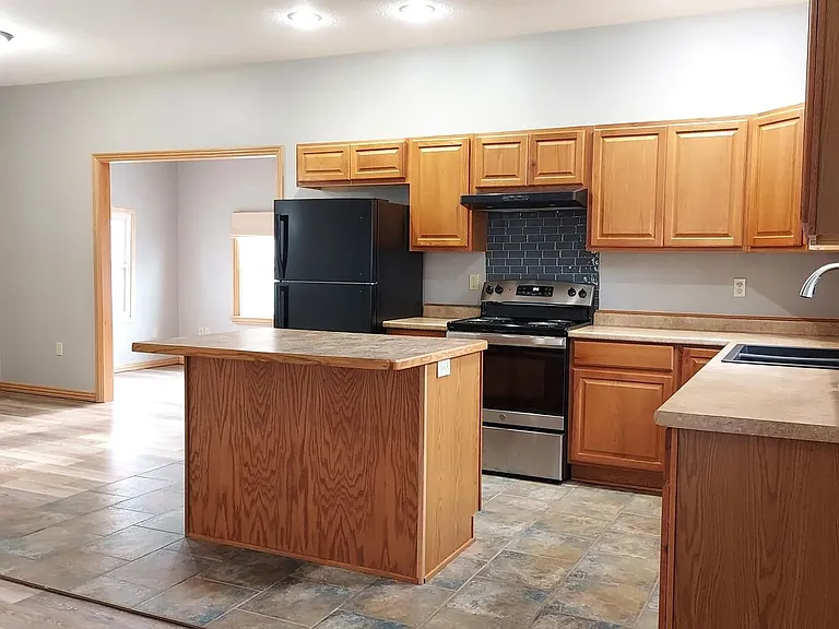 1604 N Joplin St — Photo 5