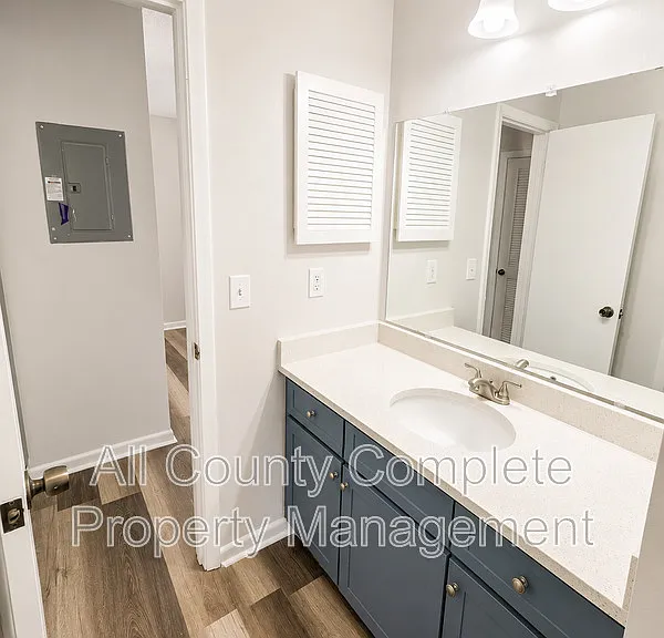 8322 Derbyshire Pl — Photo 12