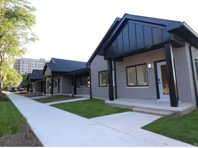 2555 Biddle Ave, Wyandotte, MI, 48192