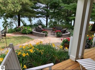 8751 Woodridge Dr, Williamsburg, MI 49690