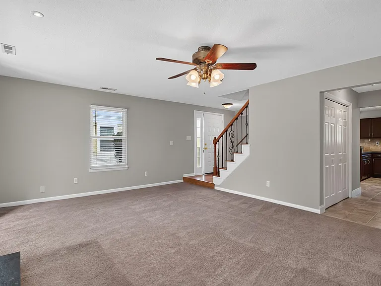 5113 Glenwood Way — Photo 8