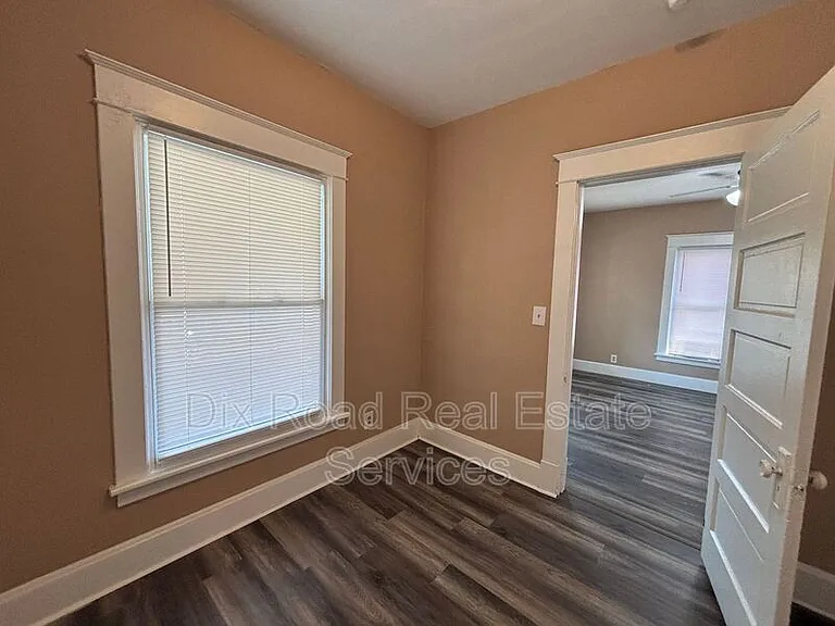 708 Elwood St — Photo 15