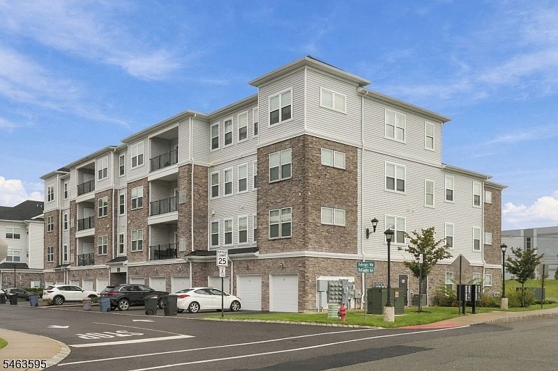 1st image of 11 Veterans Way #121