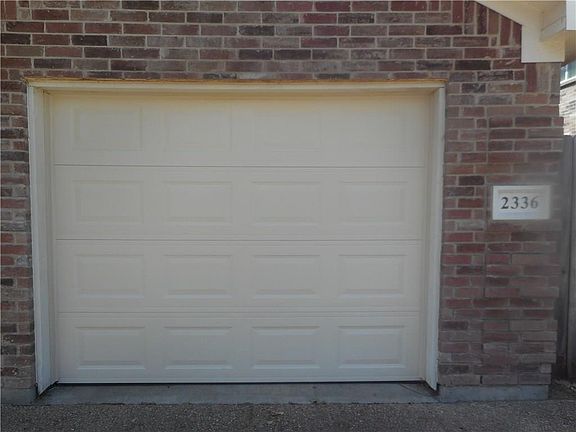 3rd image of 2336 Kingsway Dr