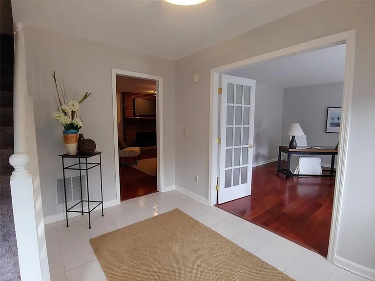 2889 Brookcliff Ln — Photo 3