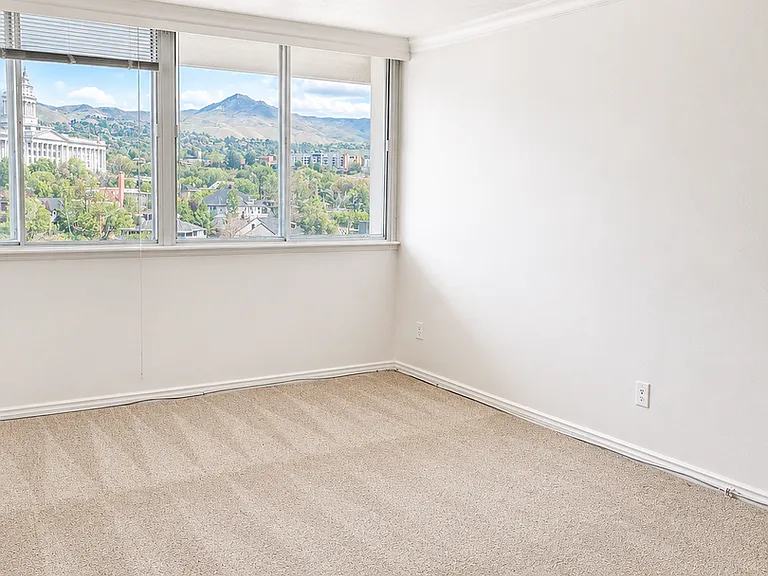 241 N Vine St — Photo 10