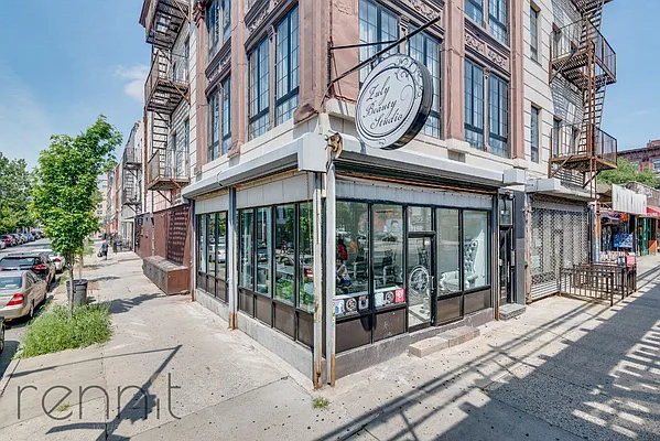 Rented by Rennit Inc. | media 40