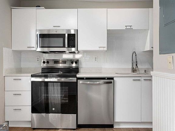 3rd image of 3312 Northcrest Rd APT C
