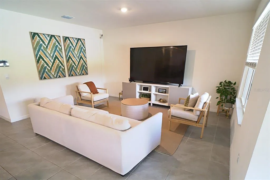 3 bed, 2.0 bath, 1672 sqft, $2,550 — Photo 3