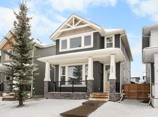 240 N Evanspark Gdns NW, Calgary, AB T3P 0G6