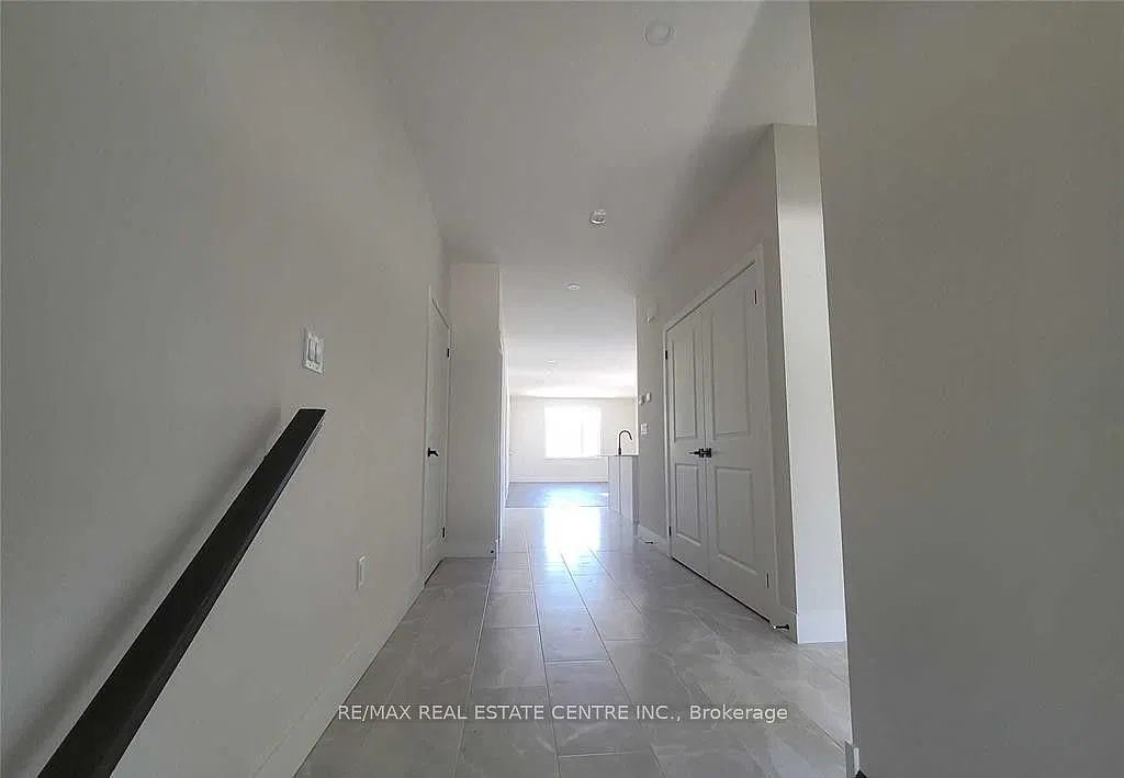 2 bed, $2,600 — Photo 2