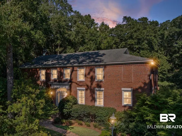 111 Pinebrook Dr E, Mobile, AL 36608