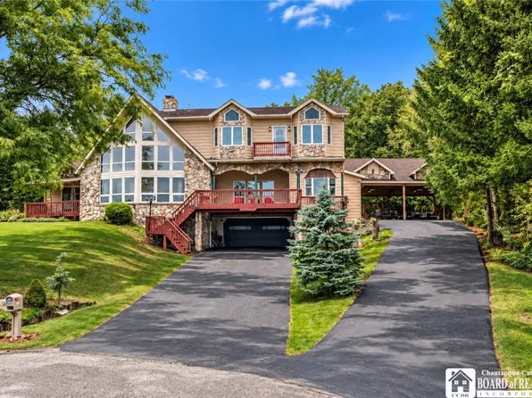 3570 Mary Ellen Dr, Bemus Point, NY 14712