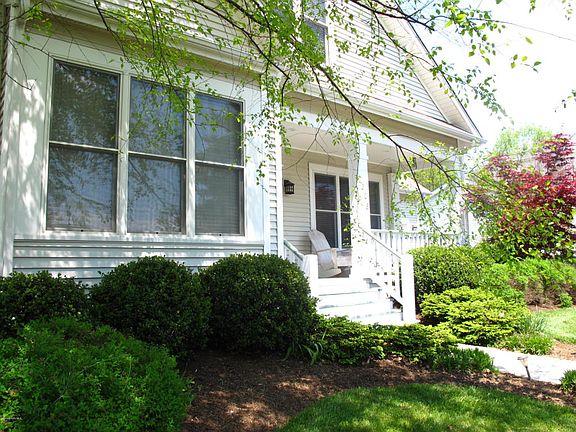 2nd image of 1208 Village Way S
