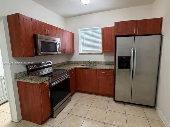 1021 NW 3rd St, Miami, FL
