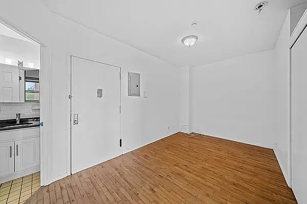 Rented by Vector New York, LLC | media 6