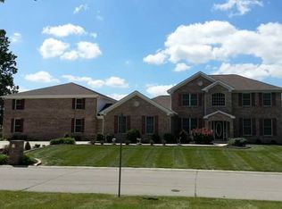 2113 W Woodmont Dr, Muncie, IN 47304
