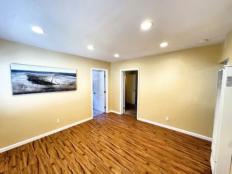 17353 Park Ave — Photo 8