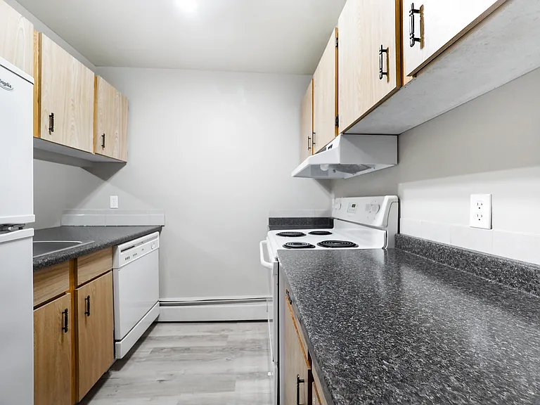 15805 Beaumaris Rd NW — Photo 4