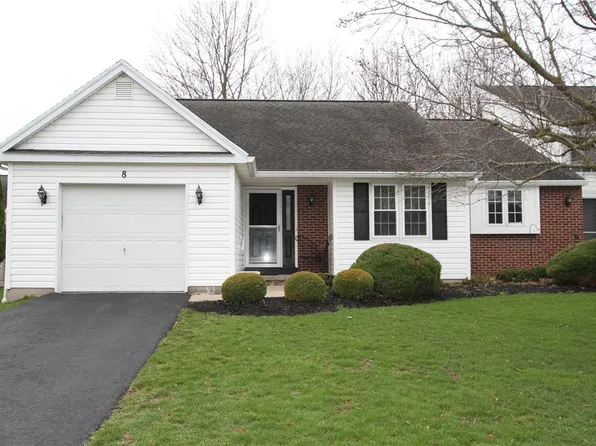 8 Foxtail Ln, North Chili, NY 14514