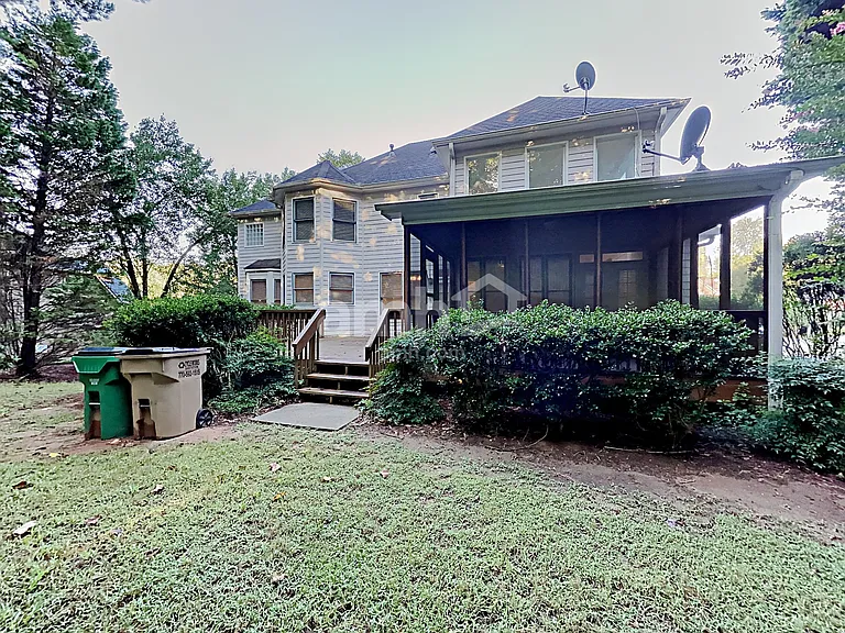 815 Hillcrest Ln — Photo 30