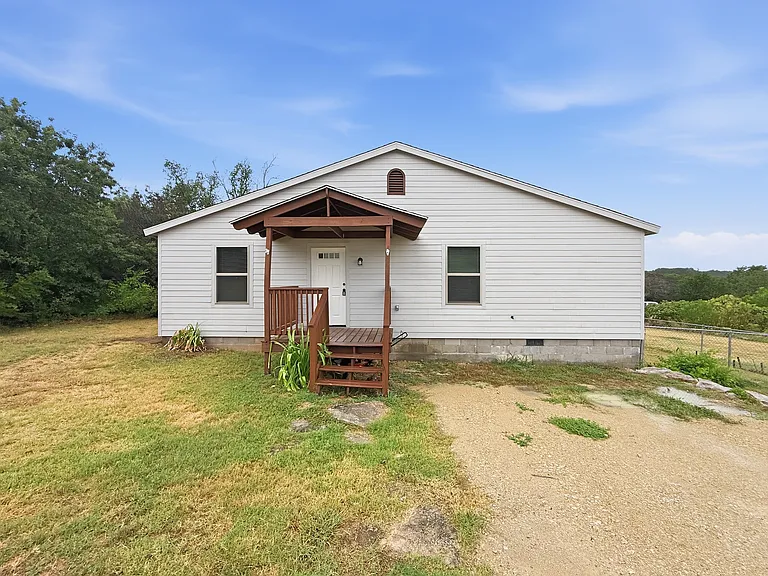 1020 Corral Dr — Photo 1
