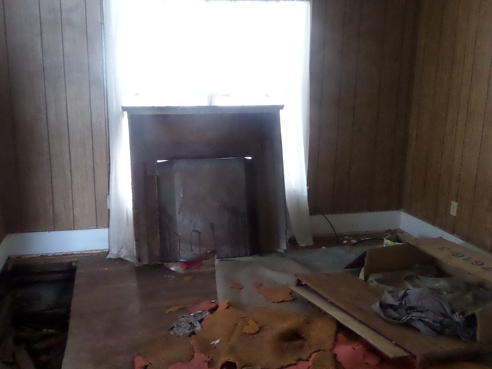 2nd image of 313 S Broadway St