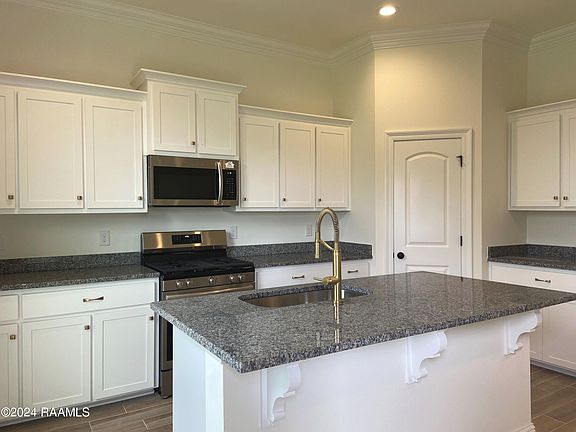 4th image of 102 Fairdale Dr