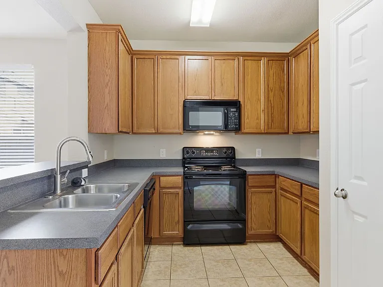 10849 Astor Dr — Photo 15