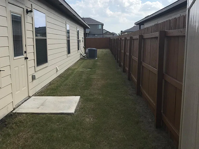 2558 Pahmeyer Rd — Photo 3