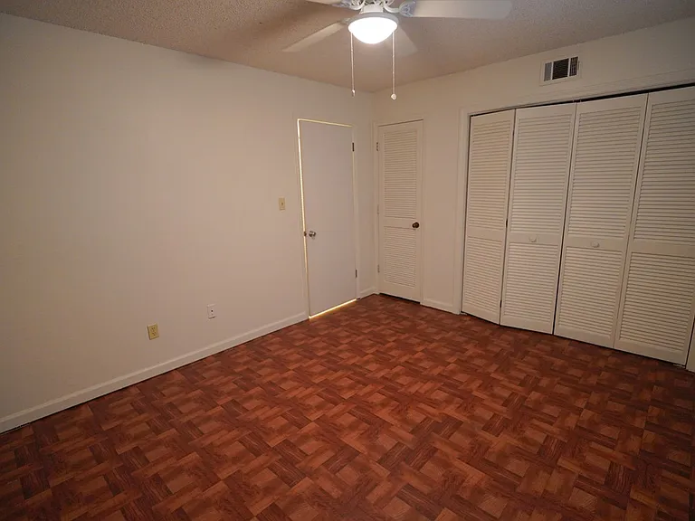 2335 Parrot Ln — Photo 10