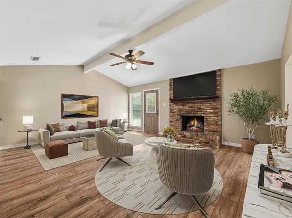 714 Royal Oaks Dr, Garland, TX 75040