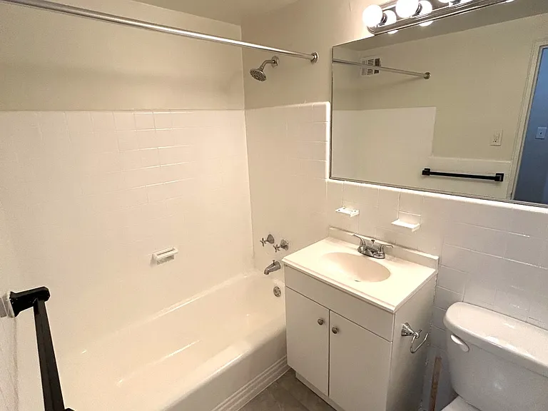 2101-17 Chestnut St #724 — Photo 9