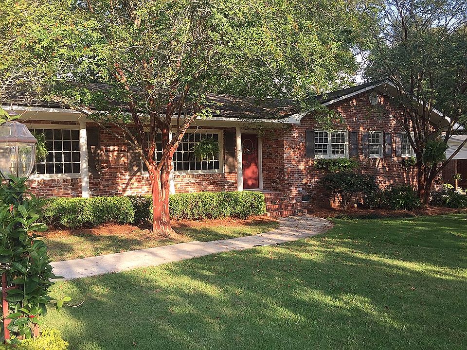 1st image of 2709 Berkley Dr