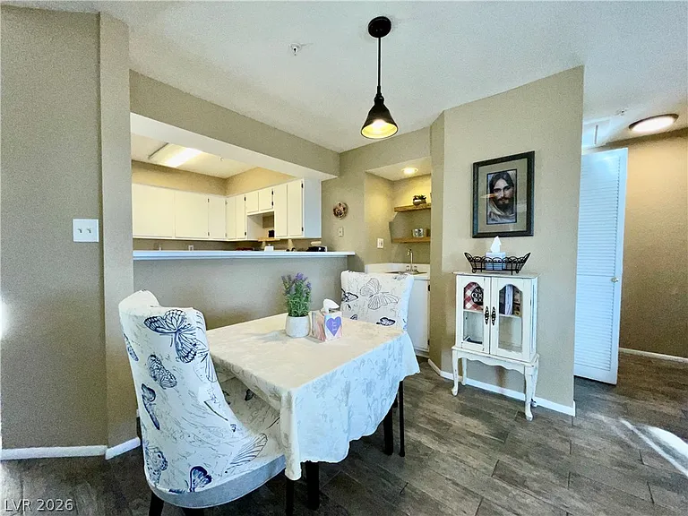 2040 Mesquite Ln #N-104 — Photo 5