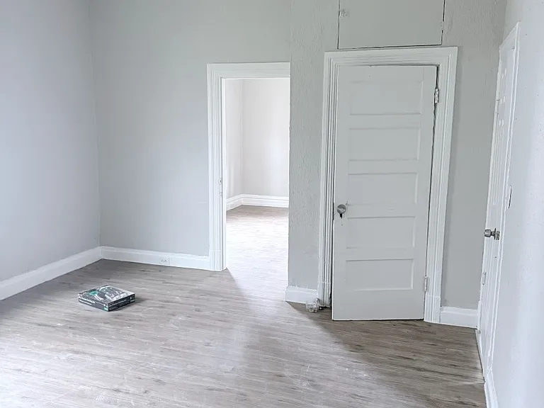 3723 Manola Ave — Photo 9