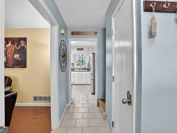 3rd image of 6431 Wright Rd