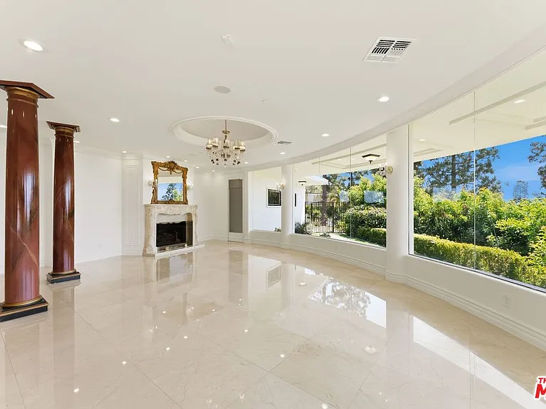 1725 Loma Vista Dr — Photo 4